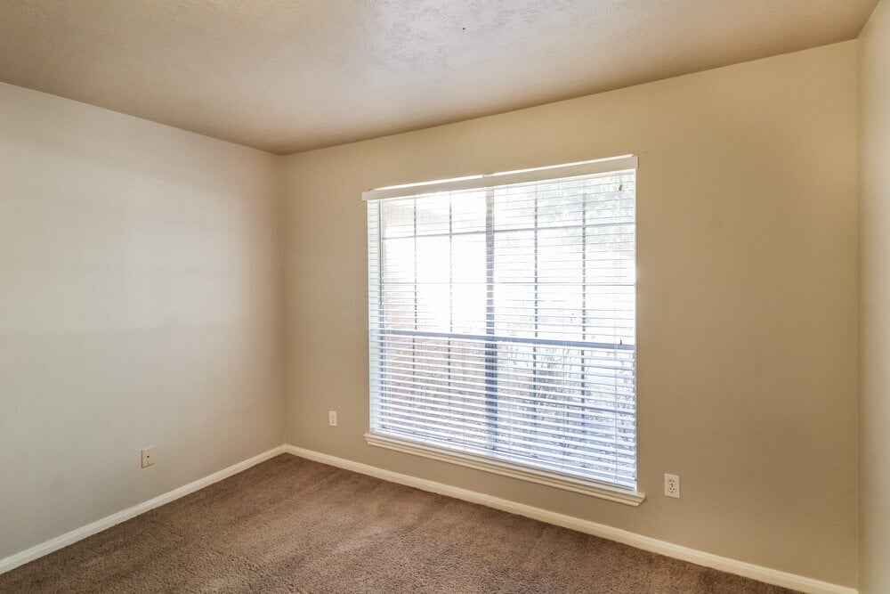 Building Photo - 12315 Claresholm Dr