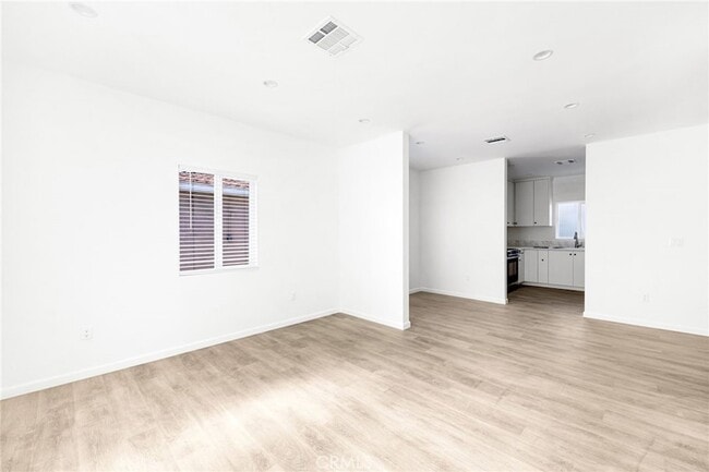 Building Photo - 7046 White Oak Ave