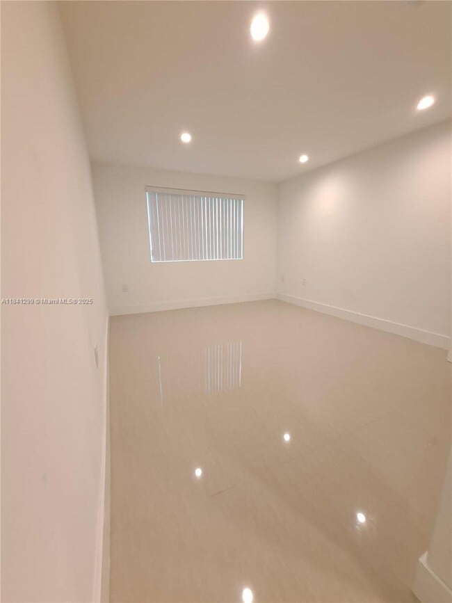 Building Photo - 8041 SW 21st Ct