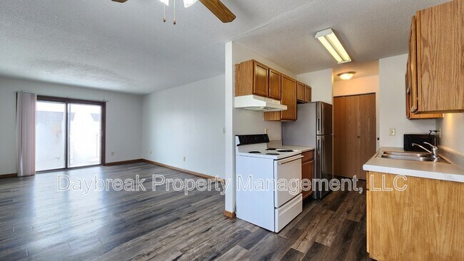 Building Photo - 2408 3rd Ave N
