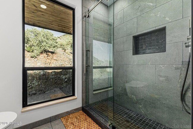 Building Photo - 6111 Victoria Dr