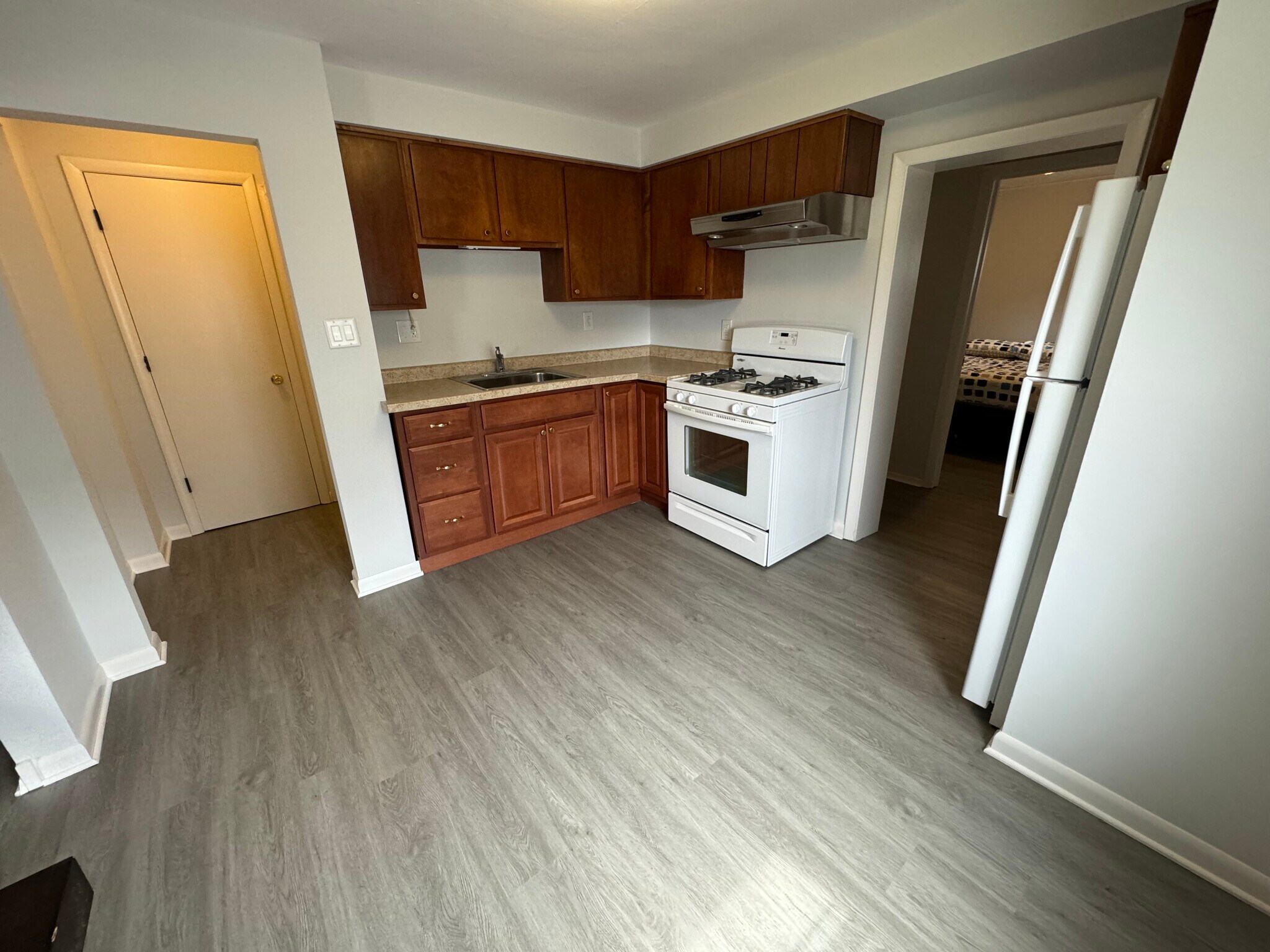 kitchen - 410 N 4th St
