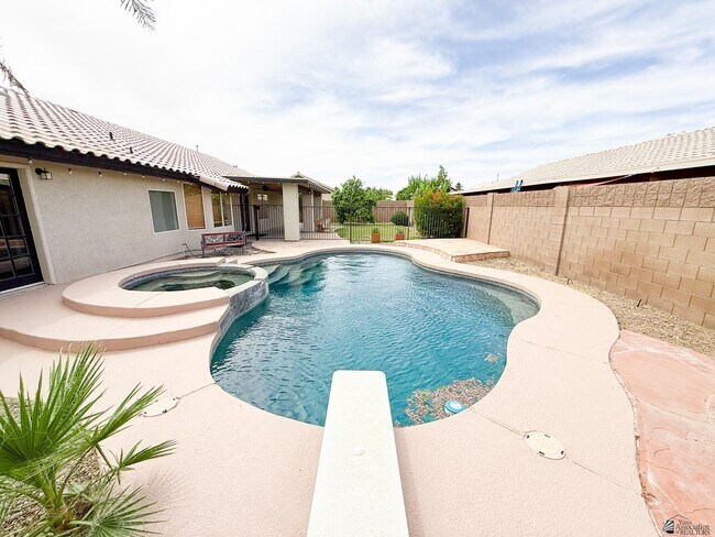 Building Photo - 3590 W 27th Pl