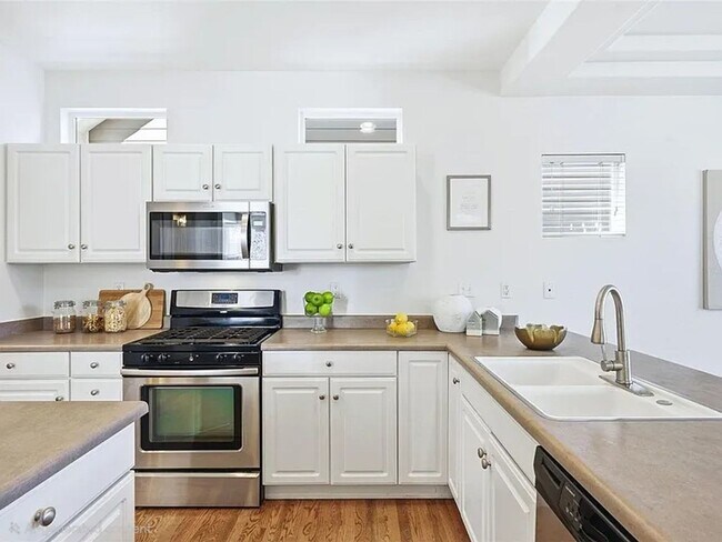 Building Photo - Available NOW! 4-Bedroom in one of Denver’s Hottest Neighborhoods!