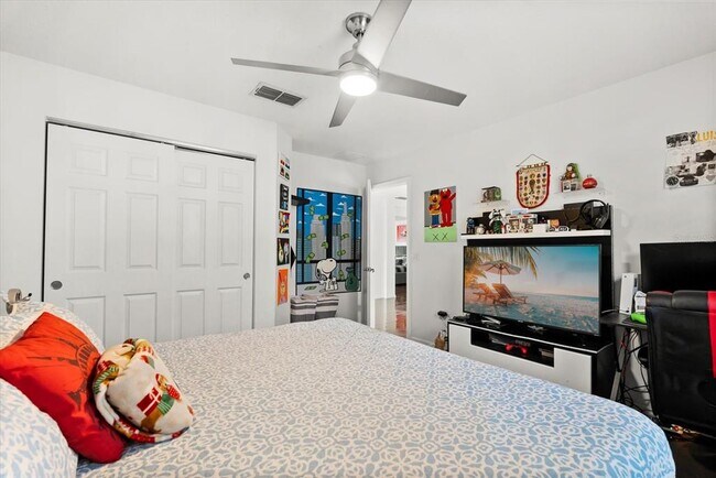 Building Photo - 10148 Malpas Point