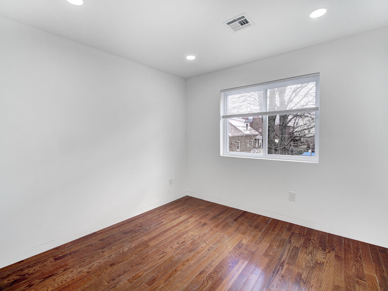 Building Photo - 8310 Newkirk Ave