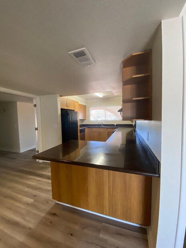 Building Photo - 5149 E Shaw Butte Dr