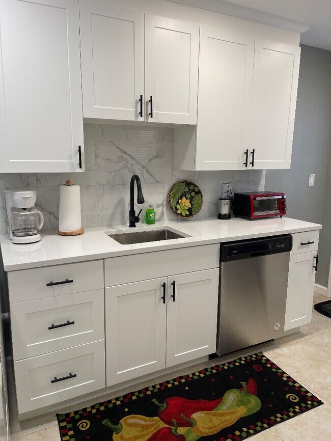 Building Photo - 1430 Juneau Way