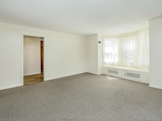 Building Photo - 230 Bayville Rd