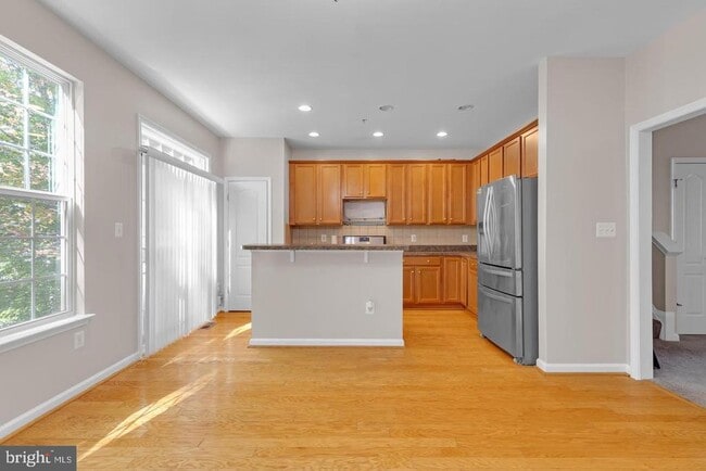 Building Photo - 626 Tailgate Terrace