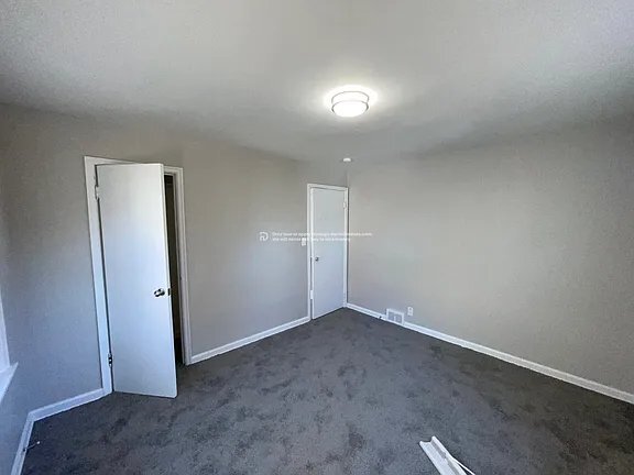 Building Photo - 917 E Fairoaks Ave