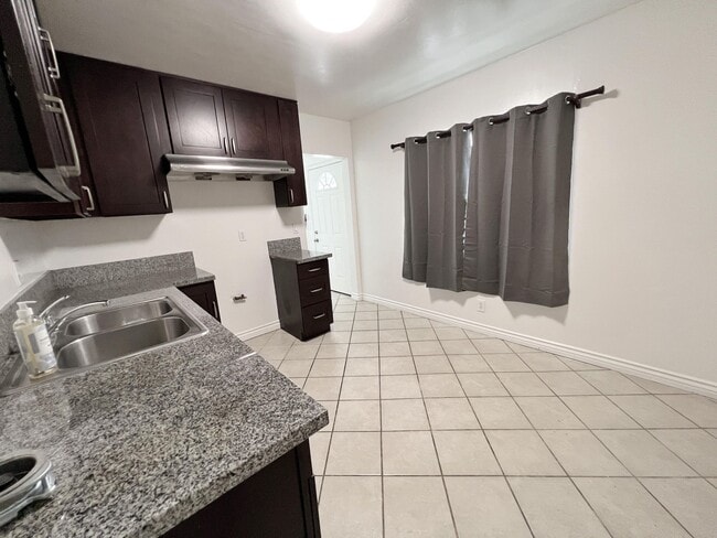 Kitchen - 12214 Elliott Ave