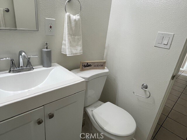 Building Photo - 686 E Cottonwood Rd