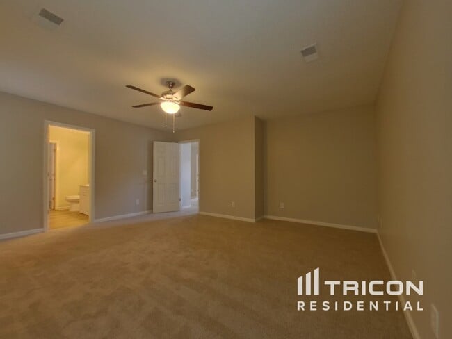 Building Photo - 244 Wild Olive Dr