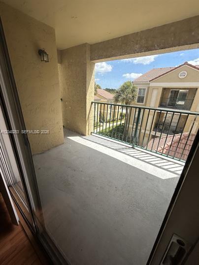 Building Photo - 755 Riverside Dr