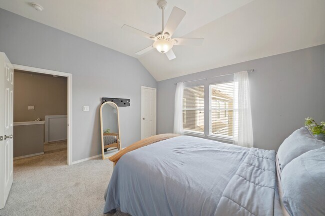 Building Photo - 1413 W 26th St