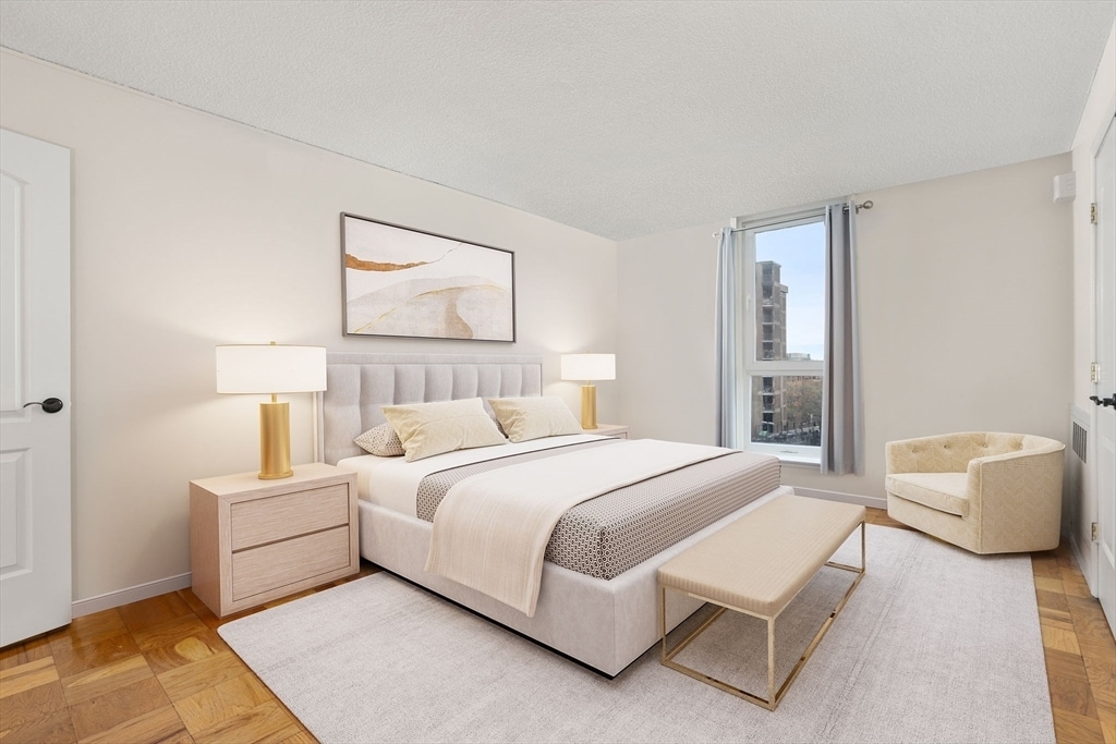 Building Photo - 77 Pond Ave