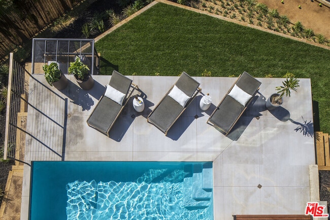 Building Photo - 2635 Hargrave Dr