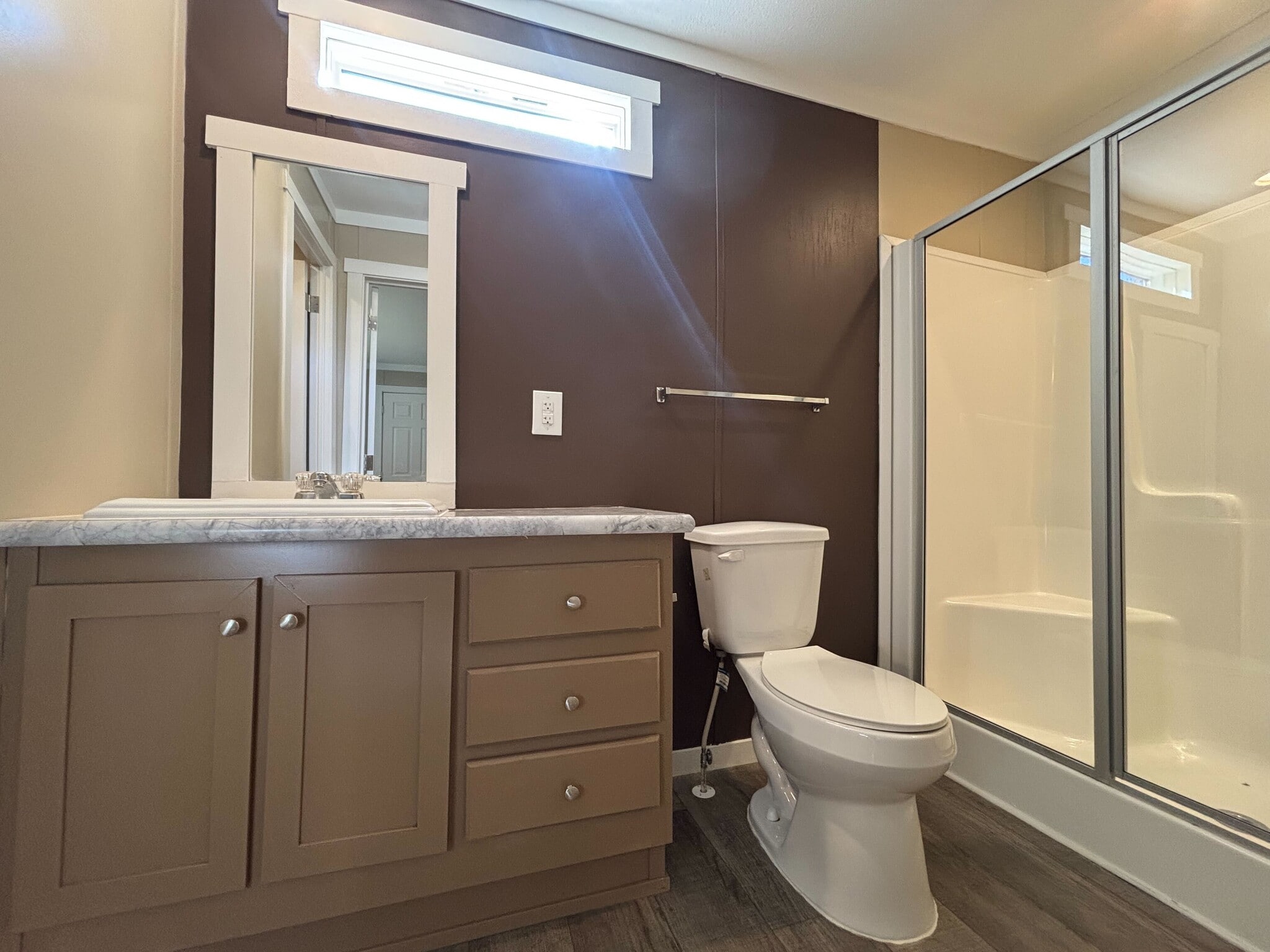 Building Photo - 118 E Semands St