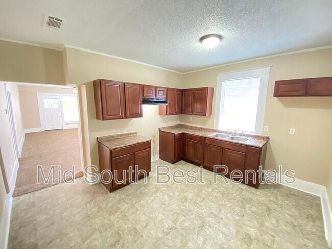 Building Photo - 1495 Netherwood (Glenview)