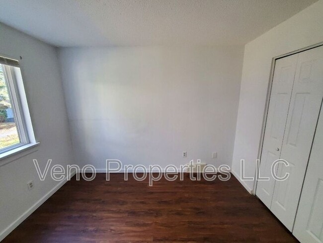 Building Photo - 111 Yorktown Dr