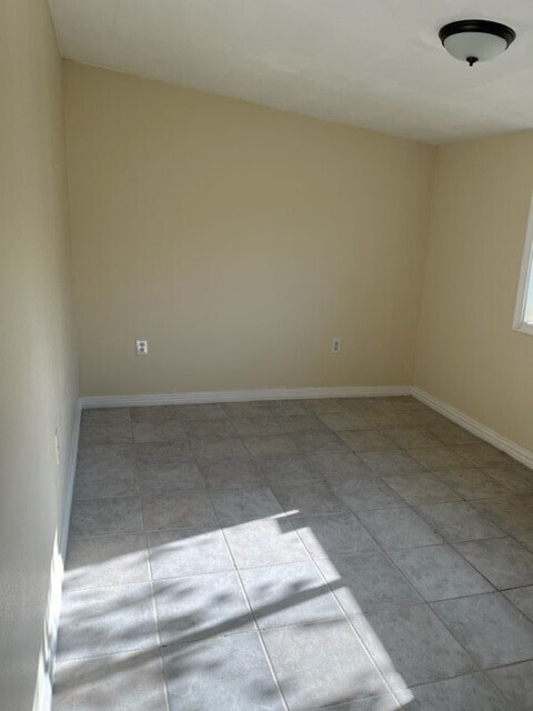 Building Photo - 1614 Ryon St