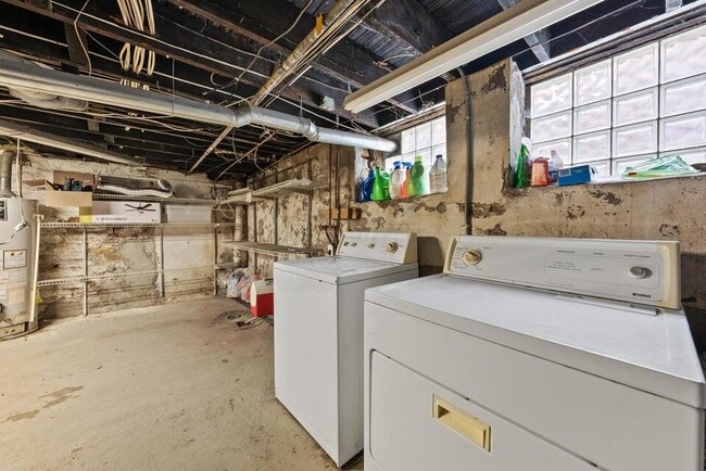 Building Photo - 4 Hanford St