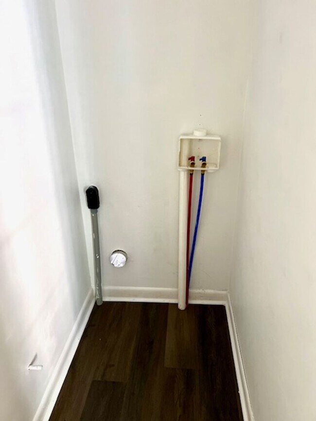 Building Photo - Corner lot in Huntleigh Woods