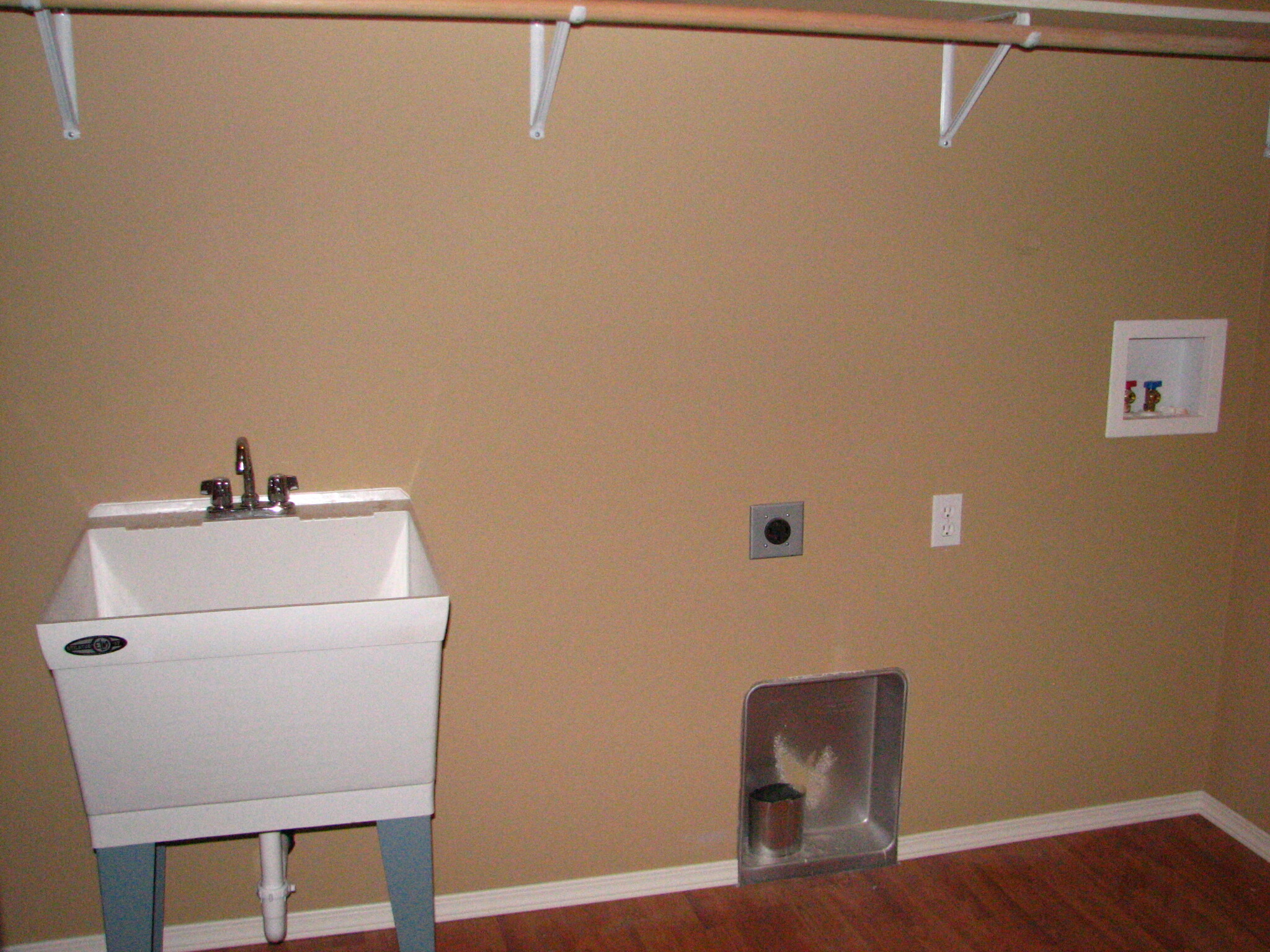 Building Photo - 316 Rosehaven St