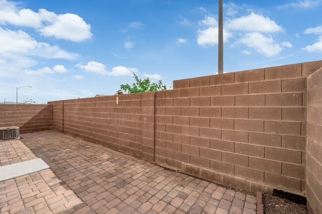 Building Photo - 7470 Margollini St