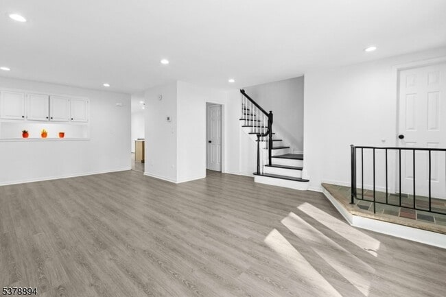 Building Photo - 22 Maddaket Ct