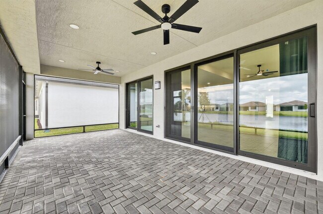 Building Photo - 12347 SW Compass Pt Dr