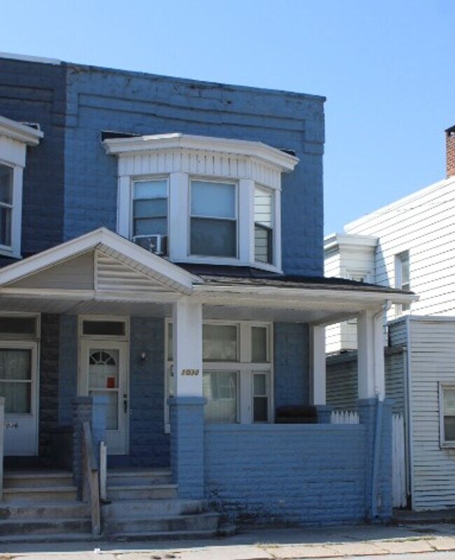 Primary Photo - Row House