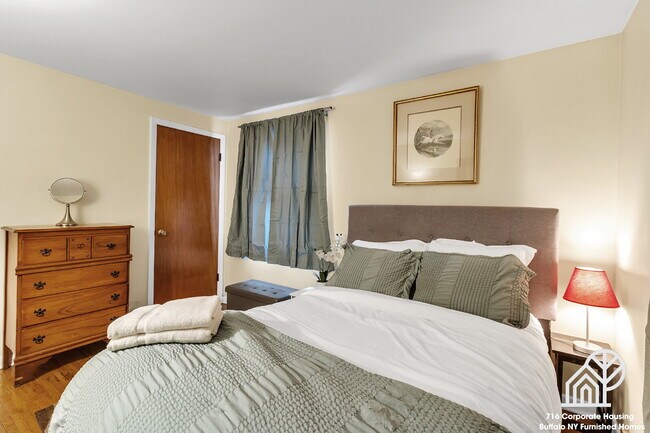 Building Photo - Furnished 2-Bedroom Apartment in Cheektowaga