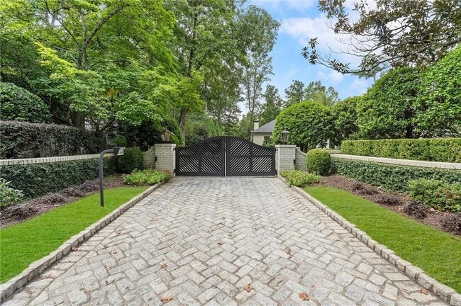 Building Photo - 3612 Castlegate Dr NW