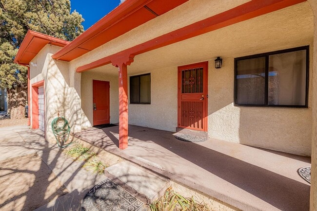 Building Photo - 624 Adams St NE