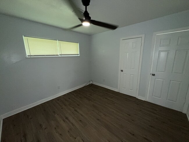 Building Photo - 1351 Maria Dr