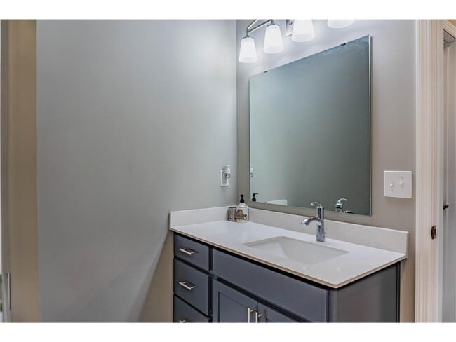 Building Photo - 1582 Edgebrook Ln