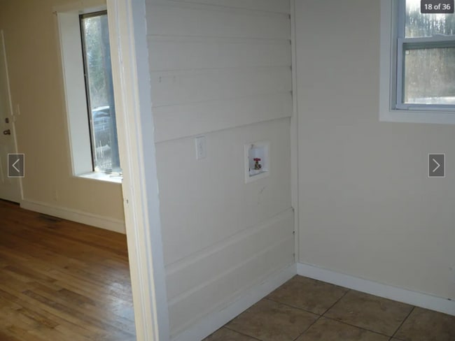 Building Photo - 2 Bed, 1 Bath House