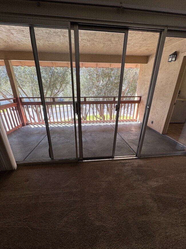 Building Photo - Spacious 2-Bedroom Condo in Prime Santa Clara Location - 2 Car parking spots included, in-unit la...