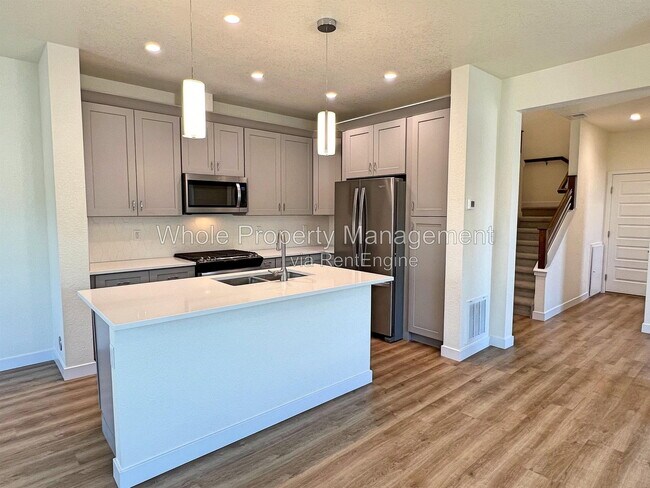 Building Photo - 2049 W 67th Pl