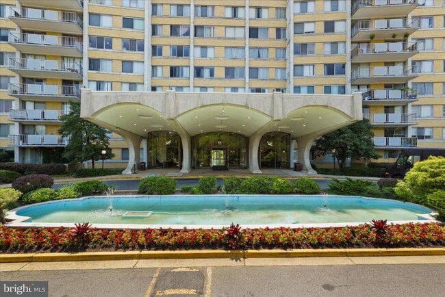 Building Photo - 301 N Beauregard St