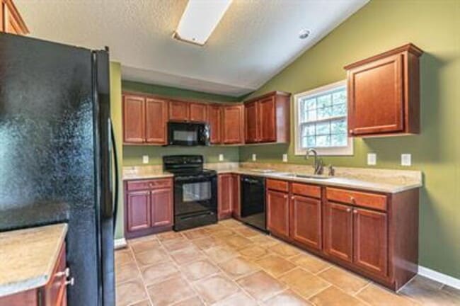 Building Photo - 428 Green Links Dr