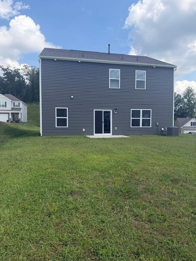 Building Photo - 915 Utopia Ln