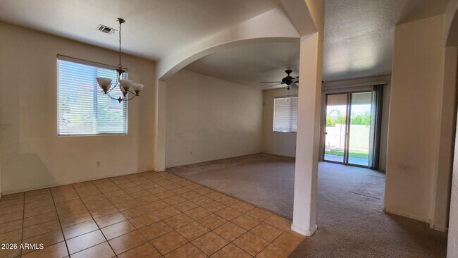 Building Photo - 42596 W Cheyenne Dr