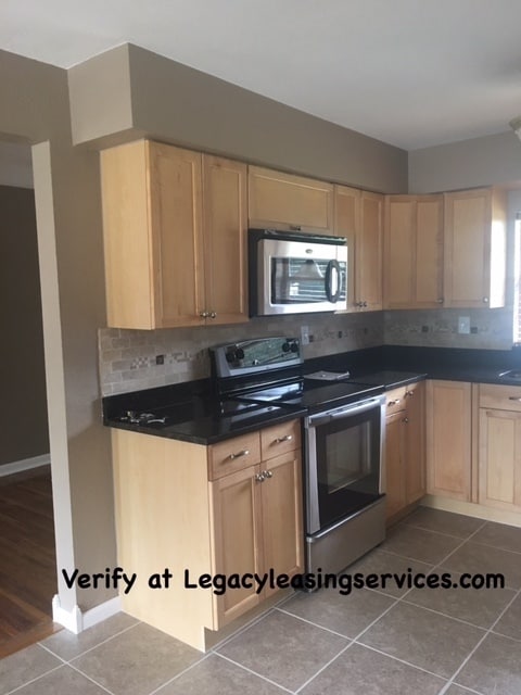 Building Photo - Remodeled 4/2 Home-Lawncare Included