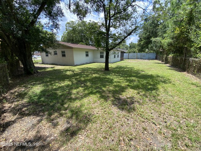 Building Photo - 4581 Praver Dr N