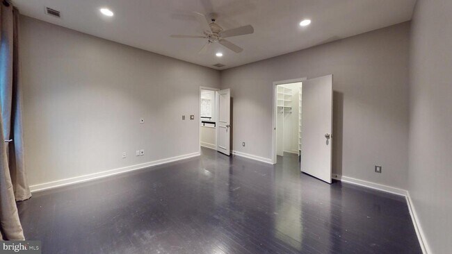 Building Photo - 9629 Eagle Ridge Dr