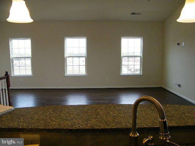 Building Photo - 42577 Burbank Terrace