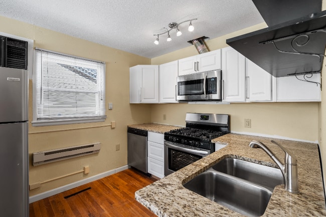 Building Photo - 227 S Prospect St